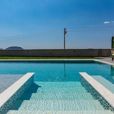 Oludeniz 4 Bedroom Luxury - Private Pool And Garden Villa