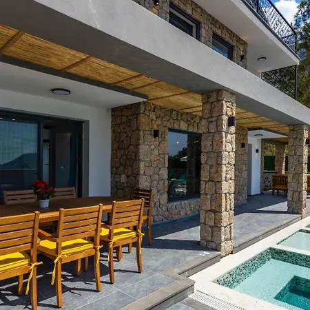 Villa Oludeniz 4 Bedroom Luxury - Private Pool And Garden Fethiye