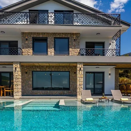 Oludeniz 4 Bedroom Luxury - Private Pool And Garden