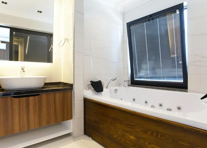 Oludeniz 4 Bedroom Luxury - Private Pool And Garden Фетхие