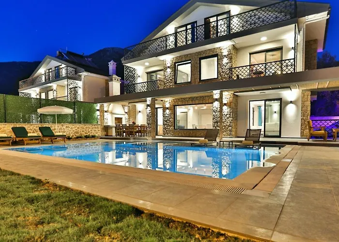 Oludeniz 4 Bedroom Luxury - Private Pool And Garden