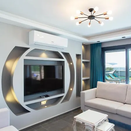 Oludeniz 4 Bedroom Luxury - Private Pool And Garden Fethiye