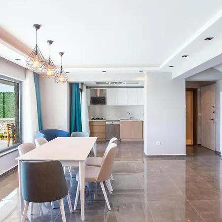 Oludeniz 4 Bedroom Luxury - Private Pool And Garden 别墅