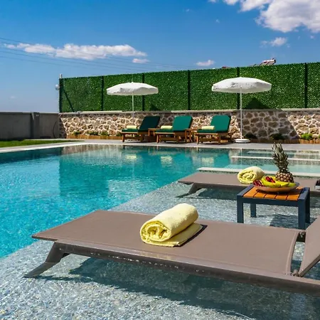 Oludeniz 4 Bedroom Luxury - Private Pool And Garden * Fethiye