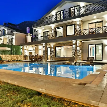 Oludeniz 4 Bedroom Luxury - Private Pool And Garden