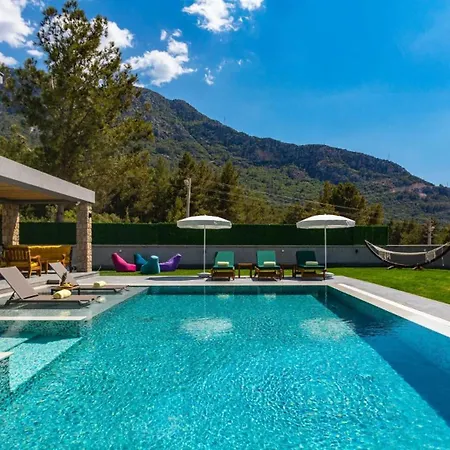 Oludeniz 4 Bedroom Luxury - Private Pool And Garden Vila