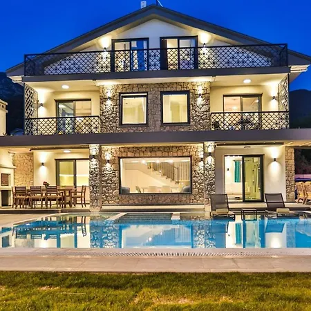 Oludeniz 4 Bedroom Luxury - Private Pool And Garden Vila *