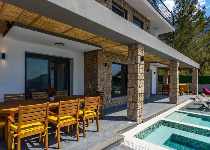 Villa Oludeniz 4 Bedroom - 9318 Fethiye