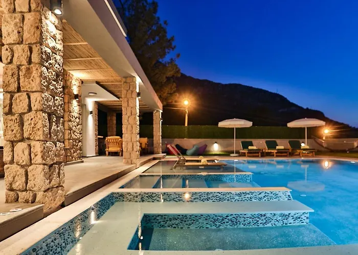 Oludeniz 4 Bedroom Luxury - Private Pool And Garden Βίλα *