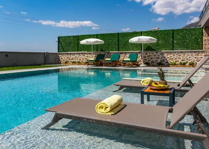 Oludeniz 4 Bedroom Luxury - Private Pool And Garden * Φετιγιέ