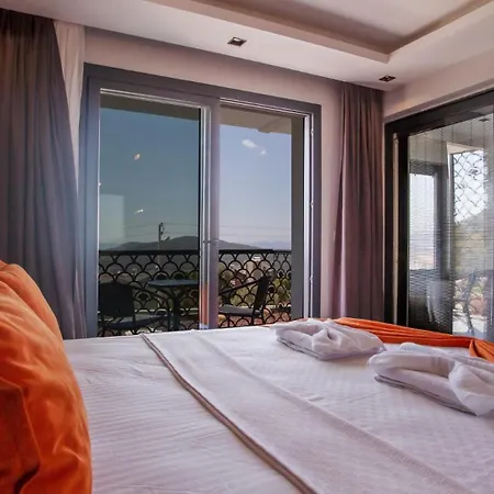 Oludeniz 4 Bedroom Luxury - Private Pool And Garden * フェティエ