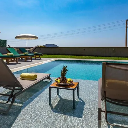 Oludeniz 4 Bedroom Luxury - Private Pool And Garden フェティエ