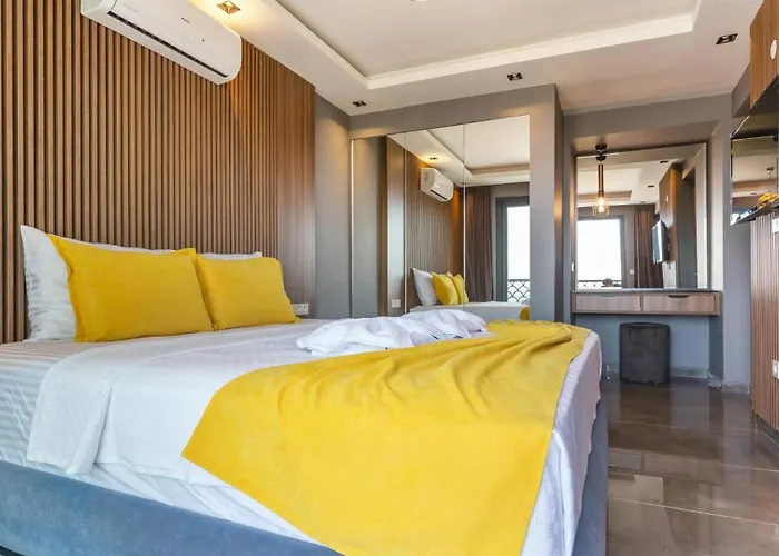 Oludeniz 4 Bedroom Luxury - Private Pool And Garden * Fethiye