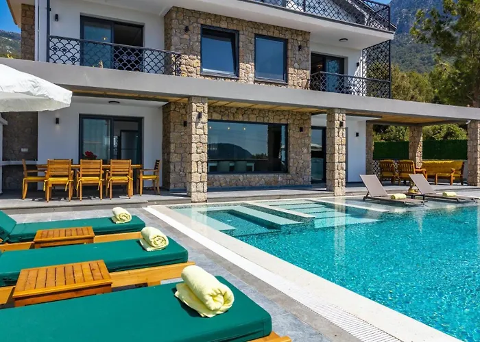 Oludeniz 4 Bedroom Luxury - Private Pool And Garden Villa Fethiye